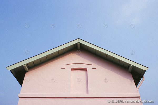 Maison de garde barrire, gate-keeper house